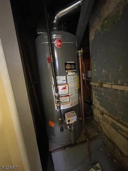 Hot water heater