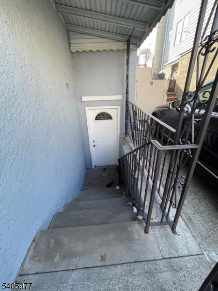 Access to bsmt