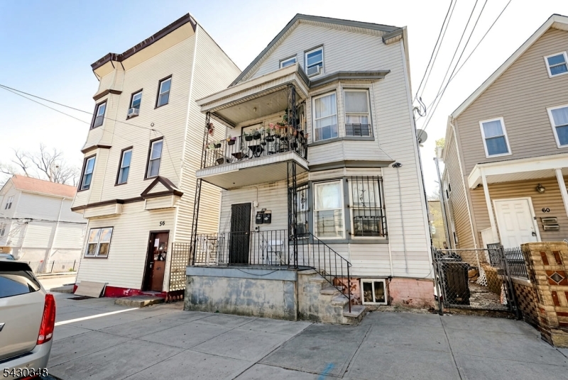 58 11th Ave