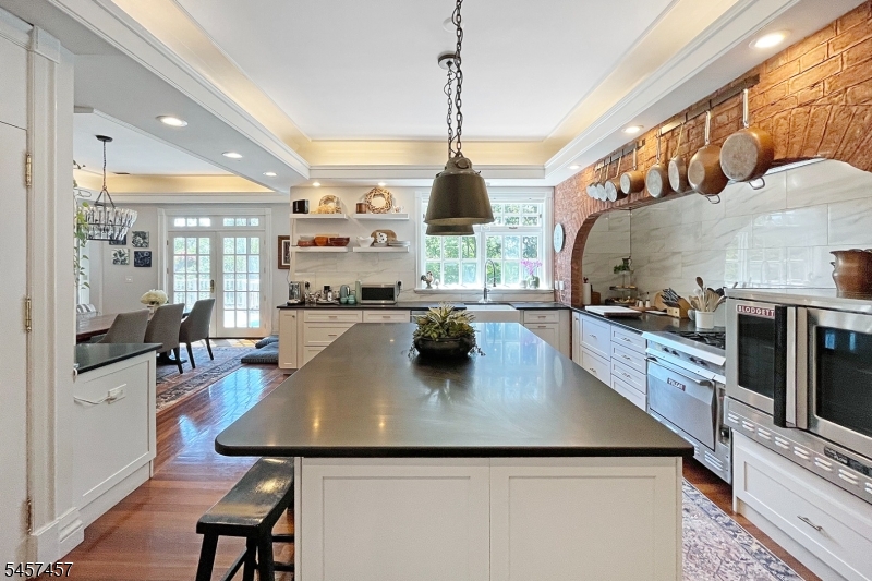 1 Hillview Drive