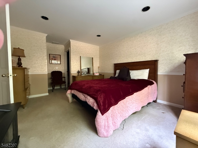 6 Eagles Nest Ln