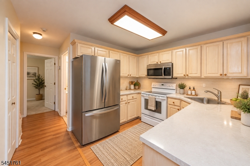10 Parkside Ct