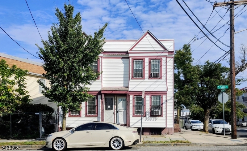 722 S 14th St