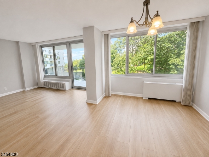 1 Claridge Dr 114