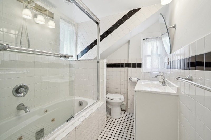 3rd Level Full Bath