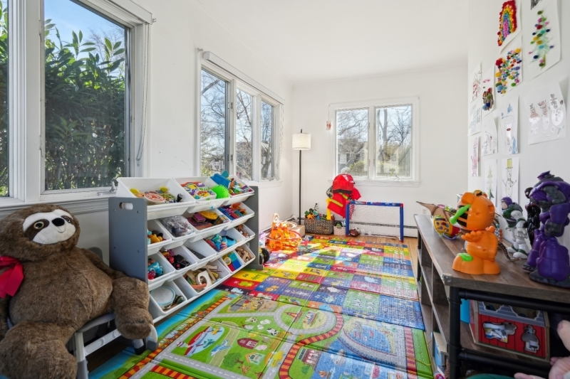 Sunlit Playroom / Office