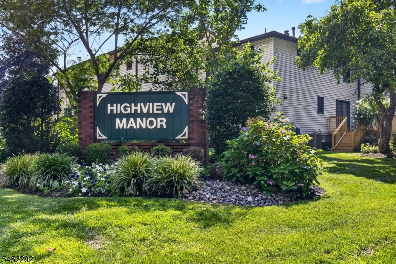 71 Highview Dr