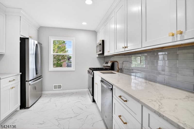 47 La Grande Ave, Fanwood Boro, NJ 07023 Listing Photo  0