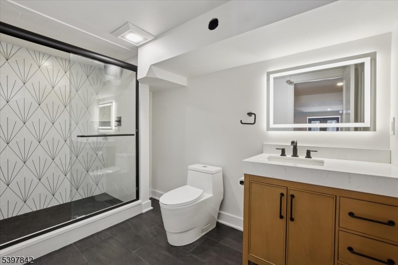 Lower Level Full Bath