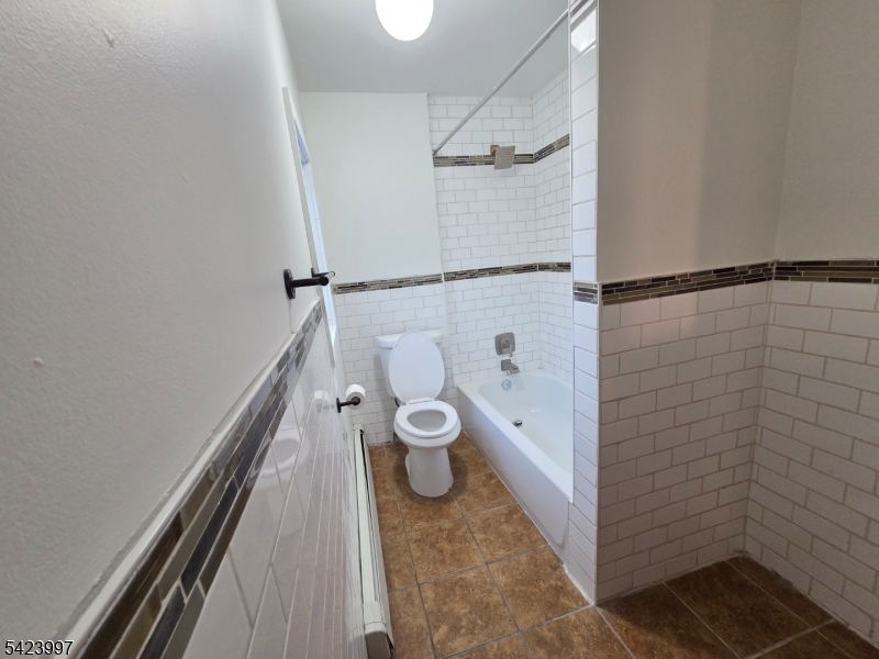 2nd Floor Full Bath
