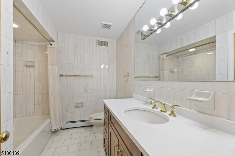 Main Hallway Bath #1