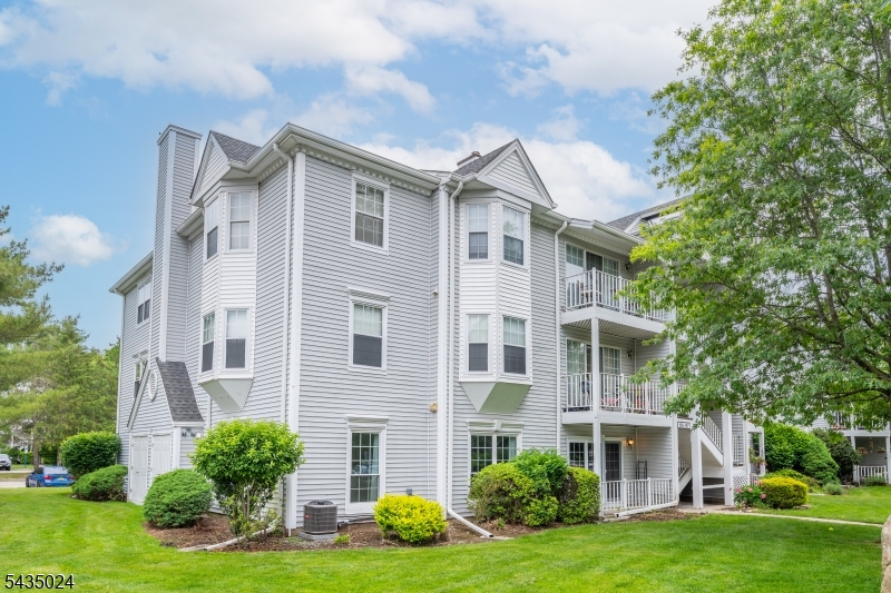 186 Larch Ln, Mahwah Twp., NJ 07430 Listing Photo  0