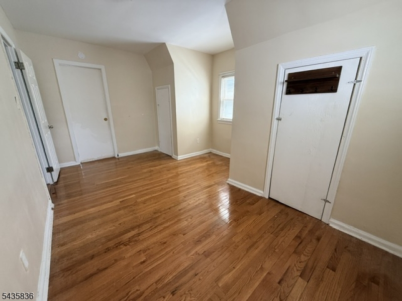 Bedroom Photo 2