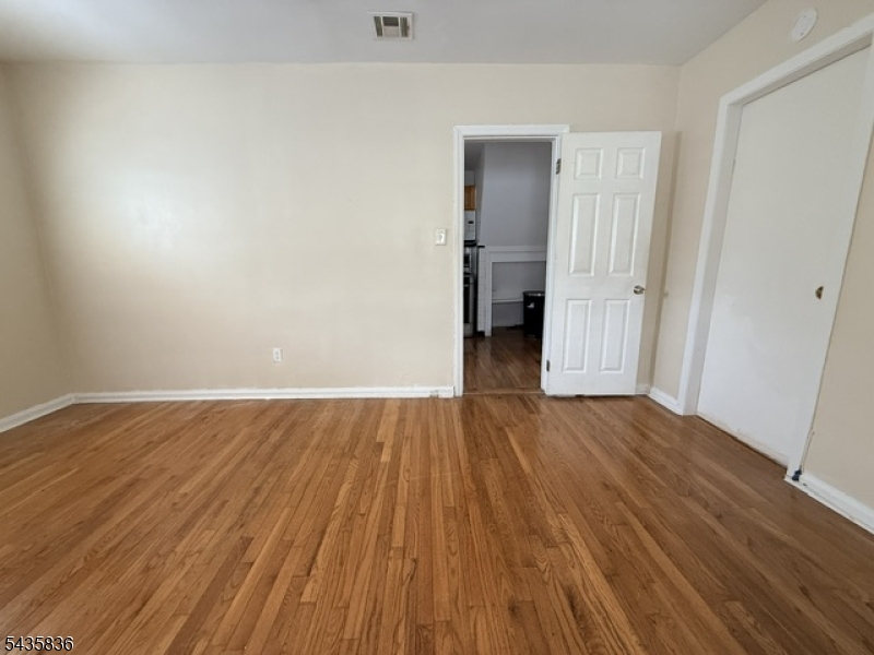 Bedroom Photo 3