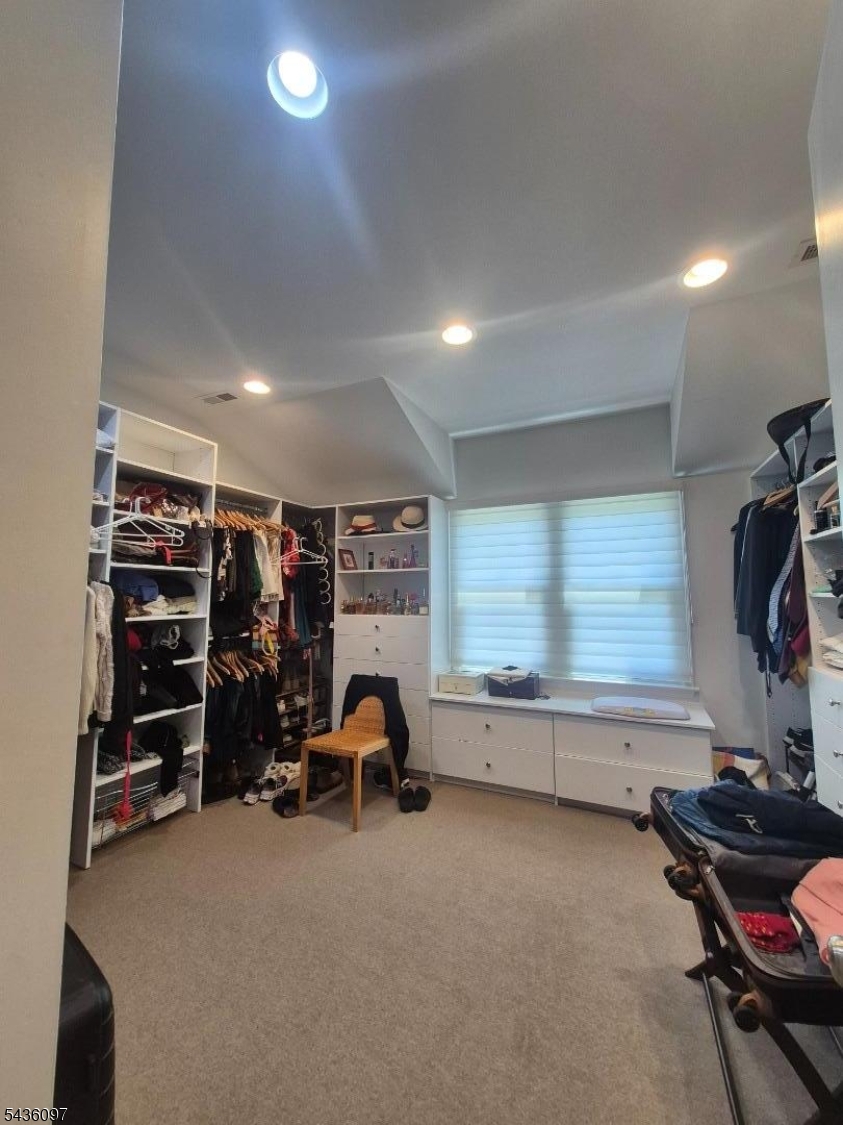 walk in closet