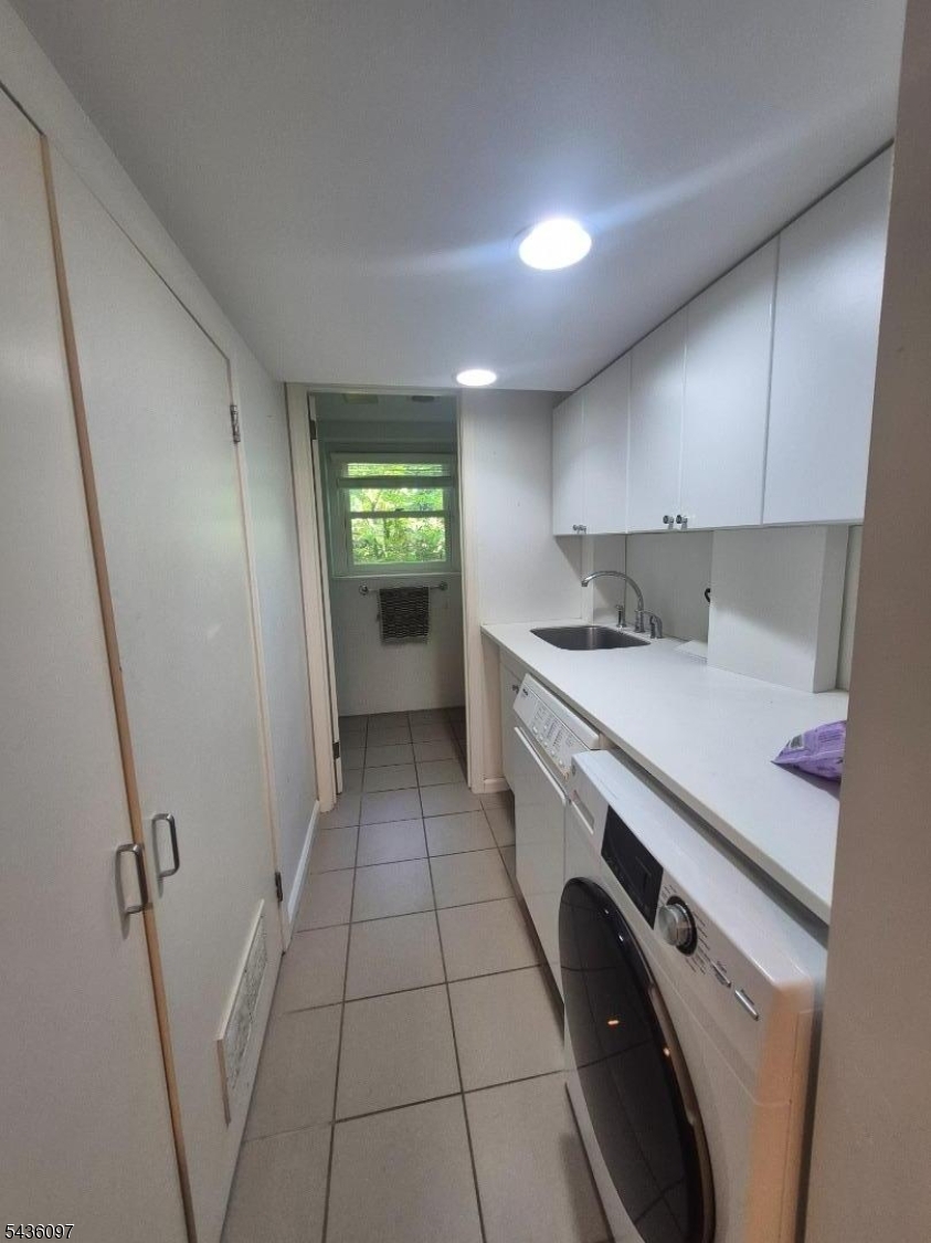 1st floor laundry