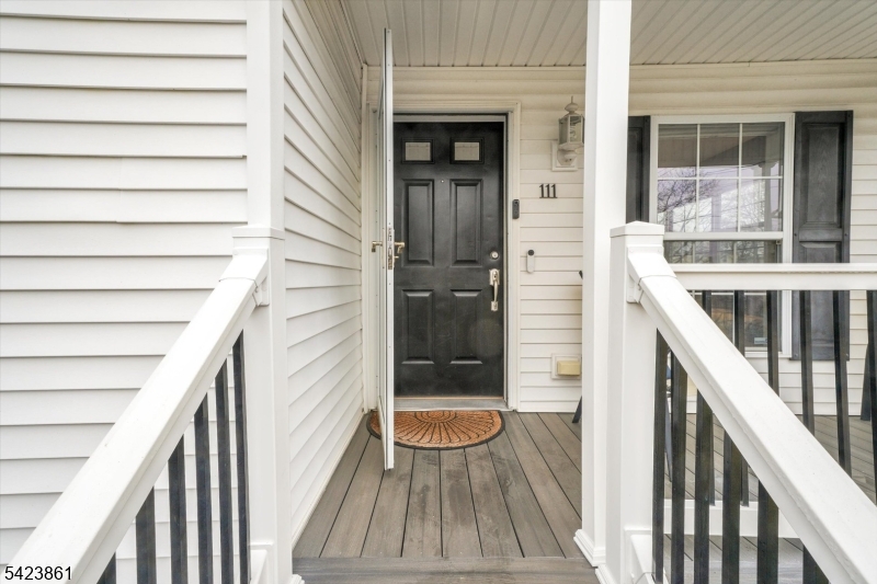 111 N Laurel St