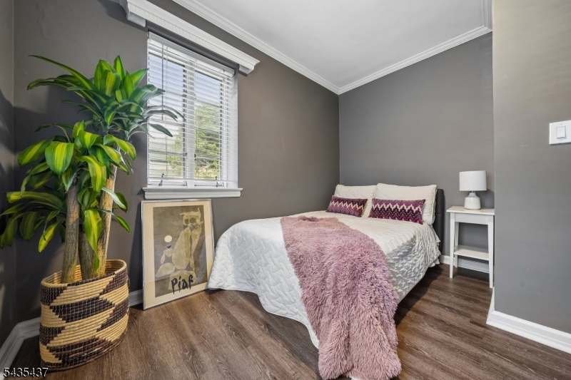 1st Floor Bed (#6)