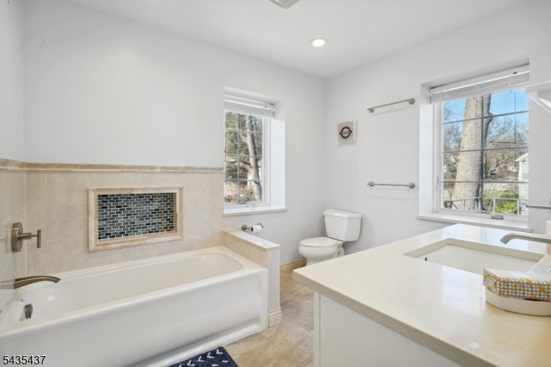 Full Bath 2
