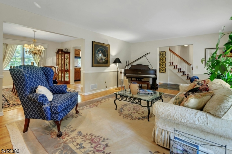 8 High Ridge Rd