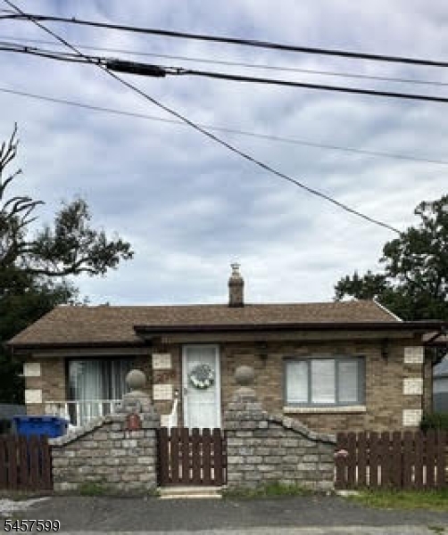 216 Hillcrest Ave