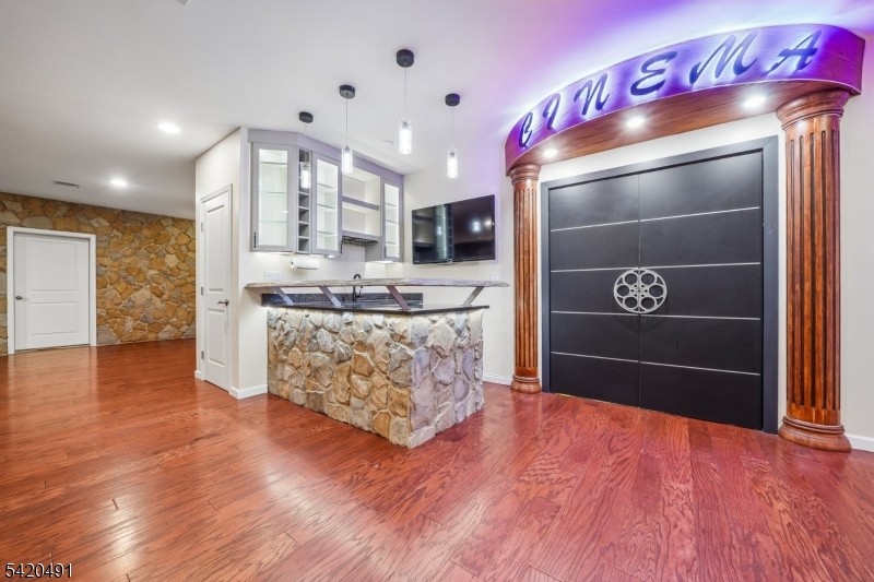 72 Hook Mountain Rd