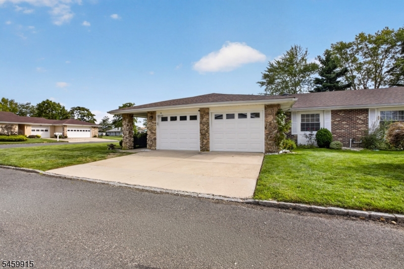 484 Fairton Dr