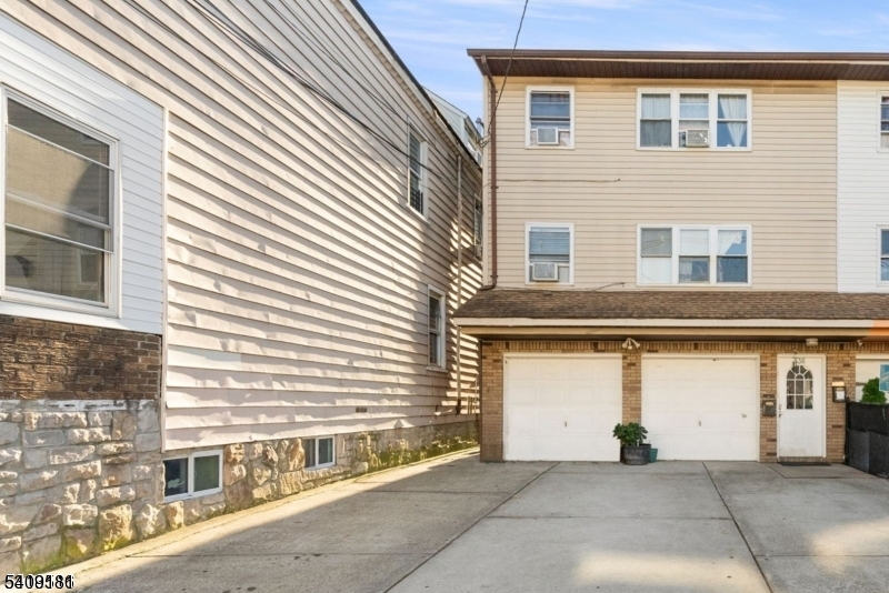 536 Livingston St, Elizabeth City, NJ 07206 Listing Photo  0