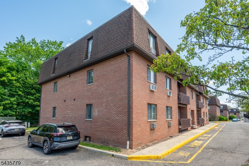 BUILDING 760