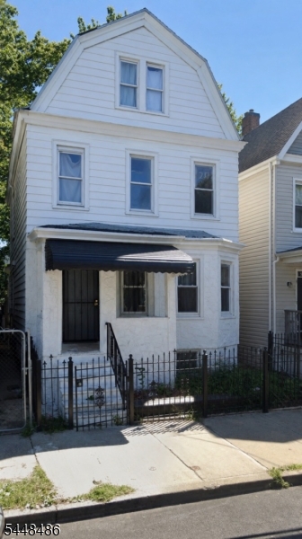 832 S 15th St