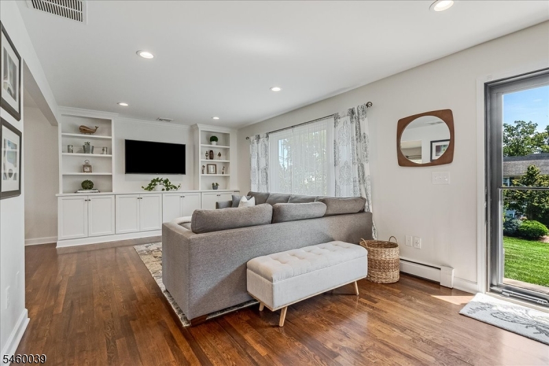 2105 Maple View Ct