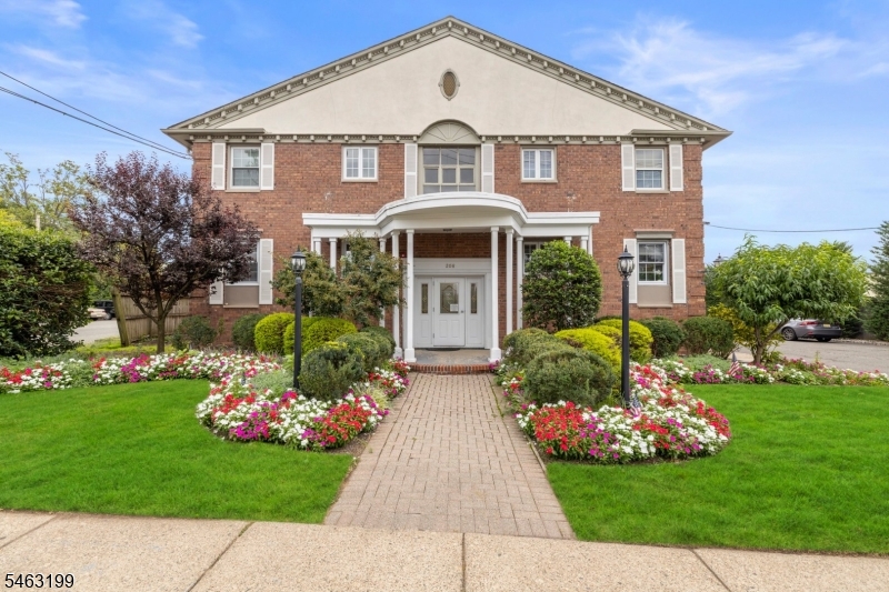206 Main St 23