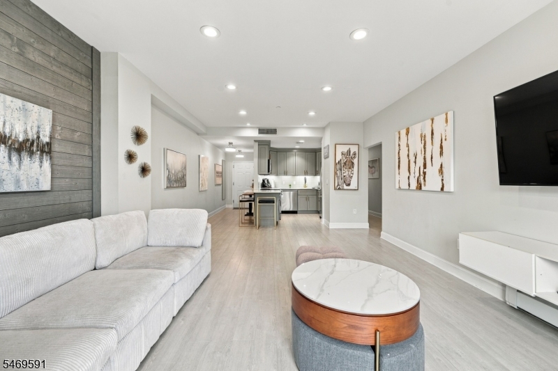 206 Shearwater Ct  Unit 51 51