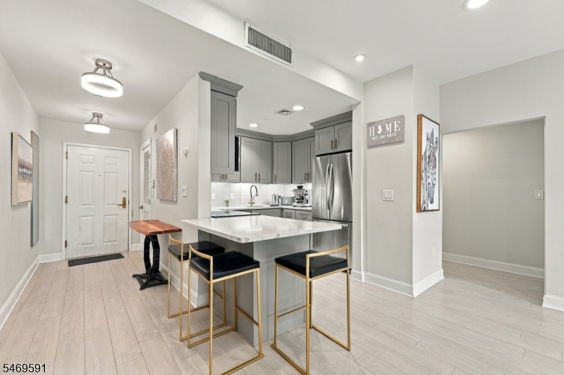 206 Shearwater Ct  Unit 51 51