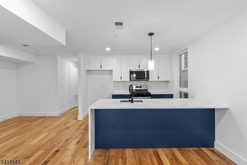 Kitchen/Dining 1