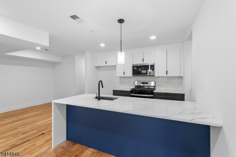 Kitchen/Dining 2
