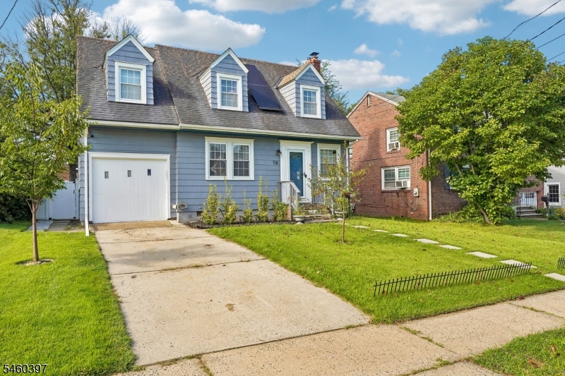 731 Mayflower Ave