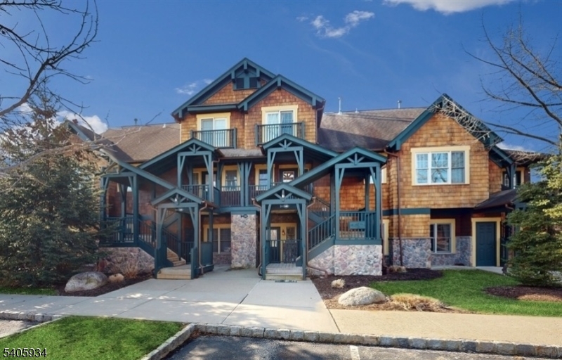 8 Maple Cres Unit 12, Vernon Twp., NJ 07462 Listing Photo  0