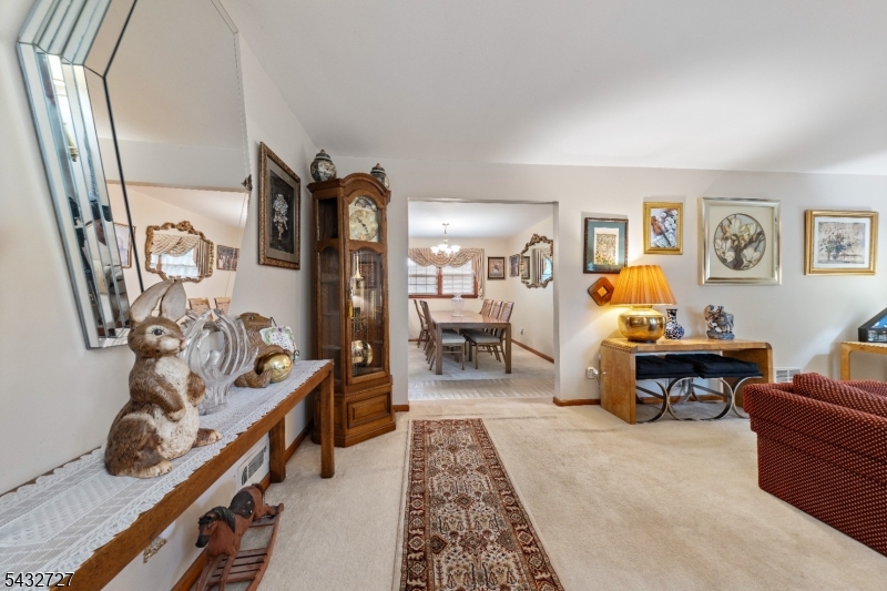 L R w/dining room