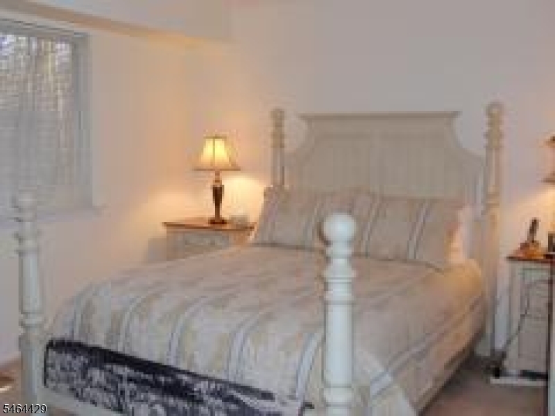 161 Woods Edge Dr