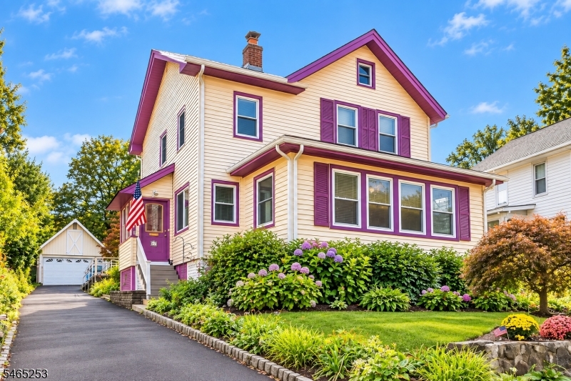 62 Riggs Pl