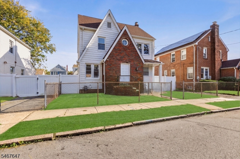 26 Crescent Ave
