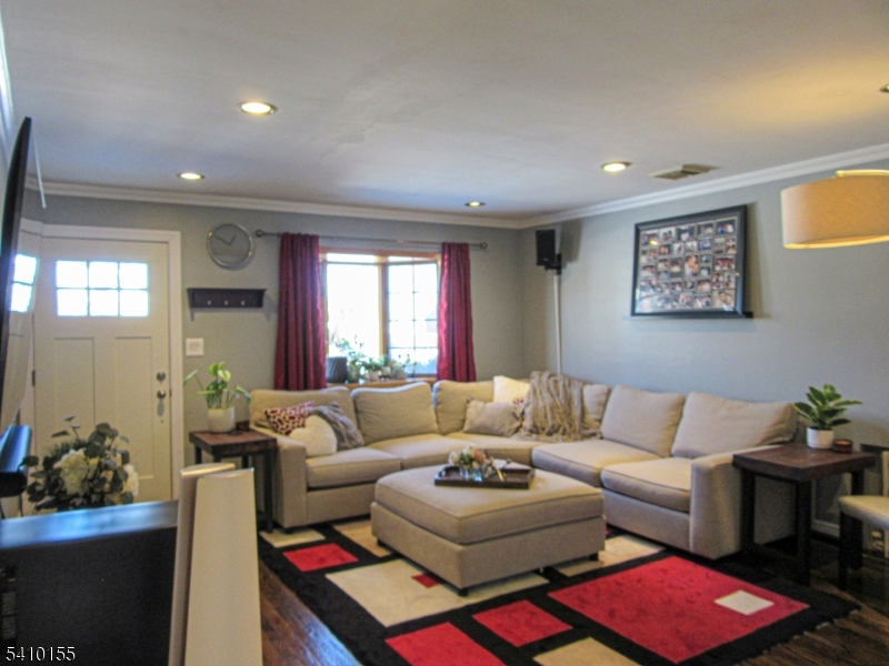 Spacious living room