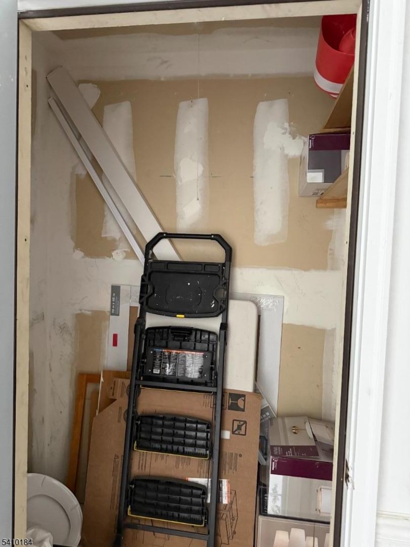extrastorage room outside unit