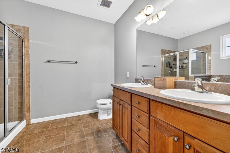 En suite Bath