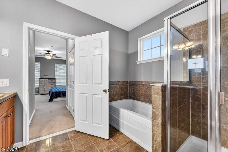En suite Bath