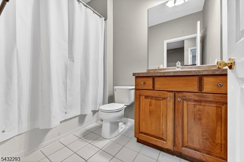 Hall Bath with Tub