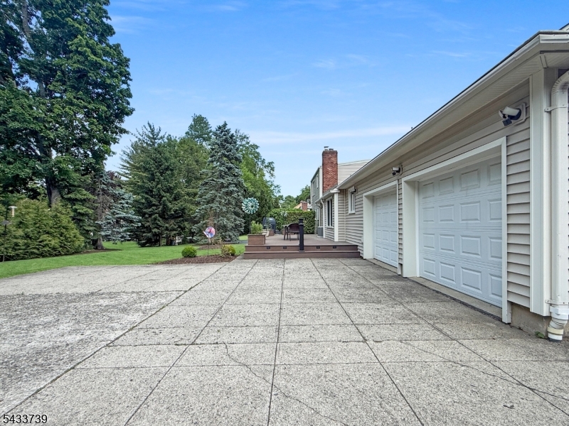 2 Car Garage in Back of House