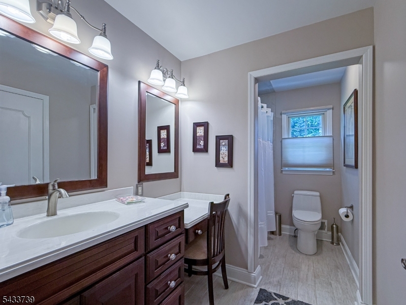Full Hall Bath - 1st Floor