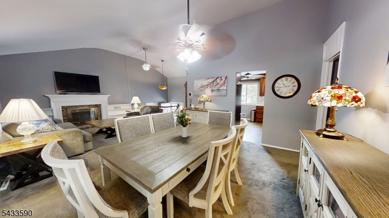 Dining Rm